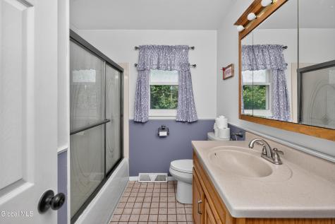 8 Westchester Drive Albany NY 12205