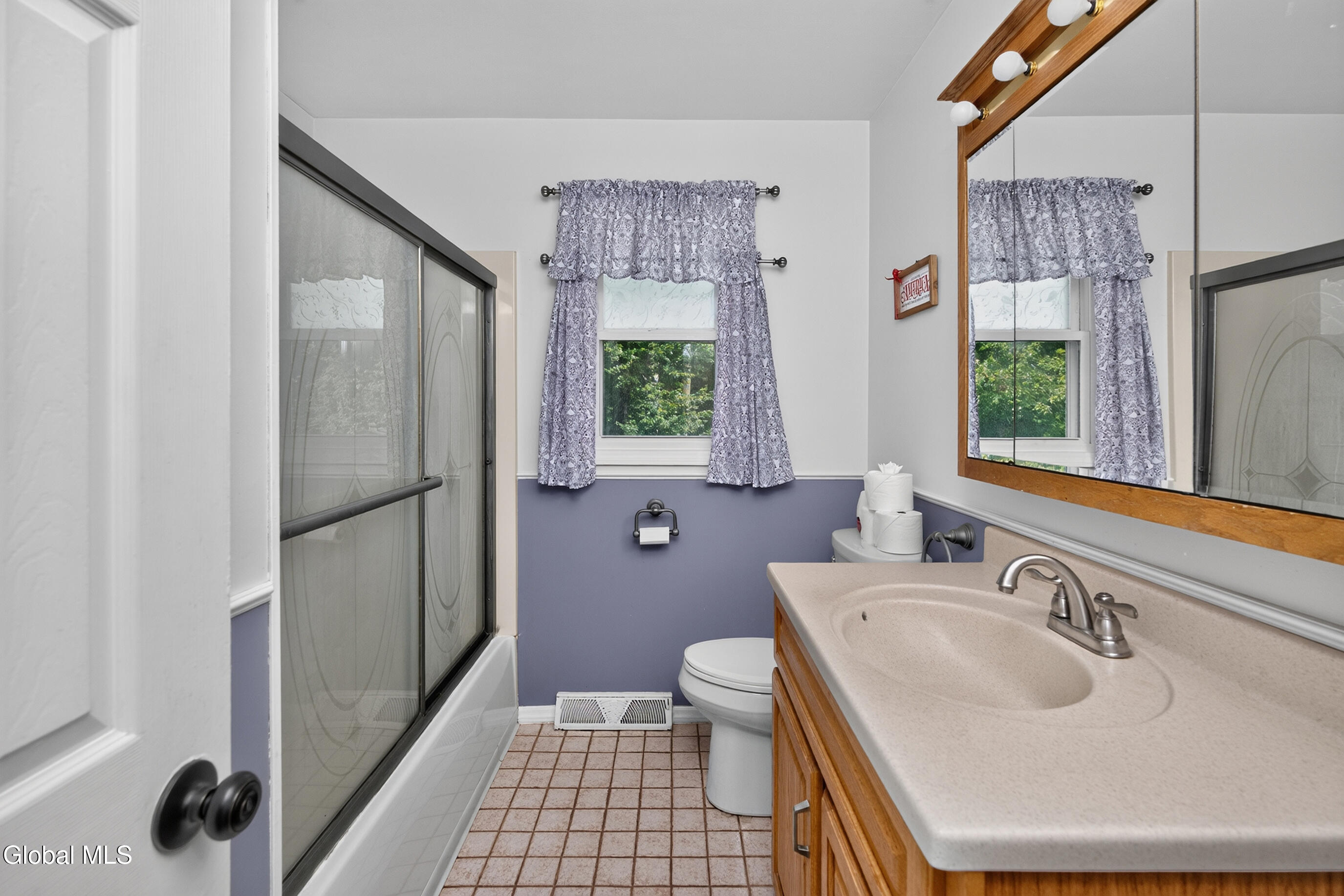 8 Westchester Drive Albany NY 12205