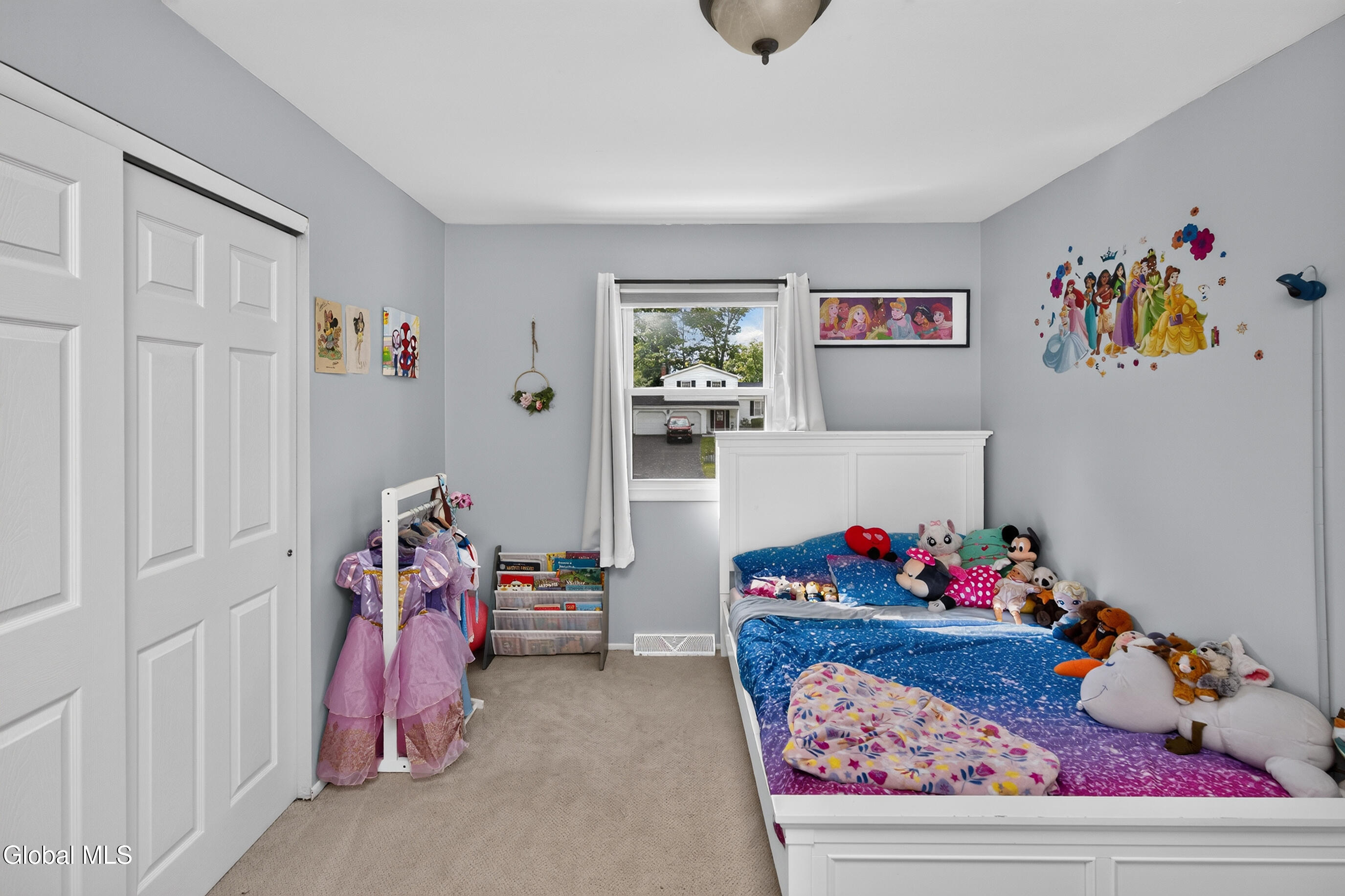 8 Westchester Drive Albany NY 12205