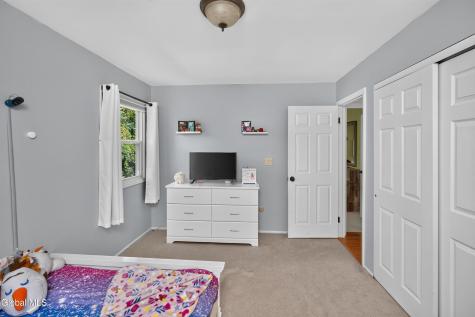 8 Westchester Drive Albany NY 12205