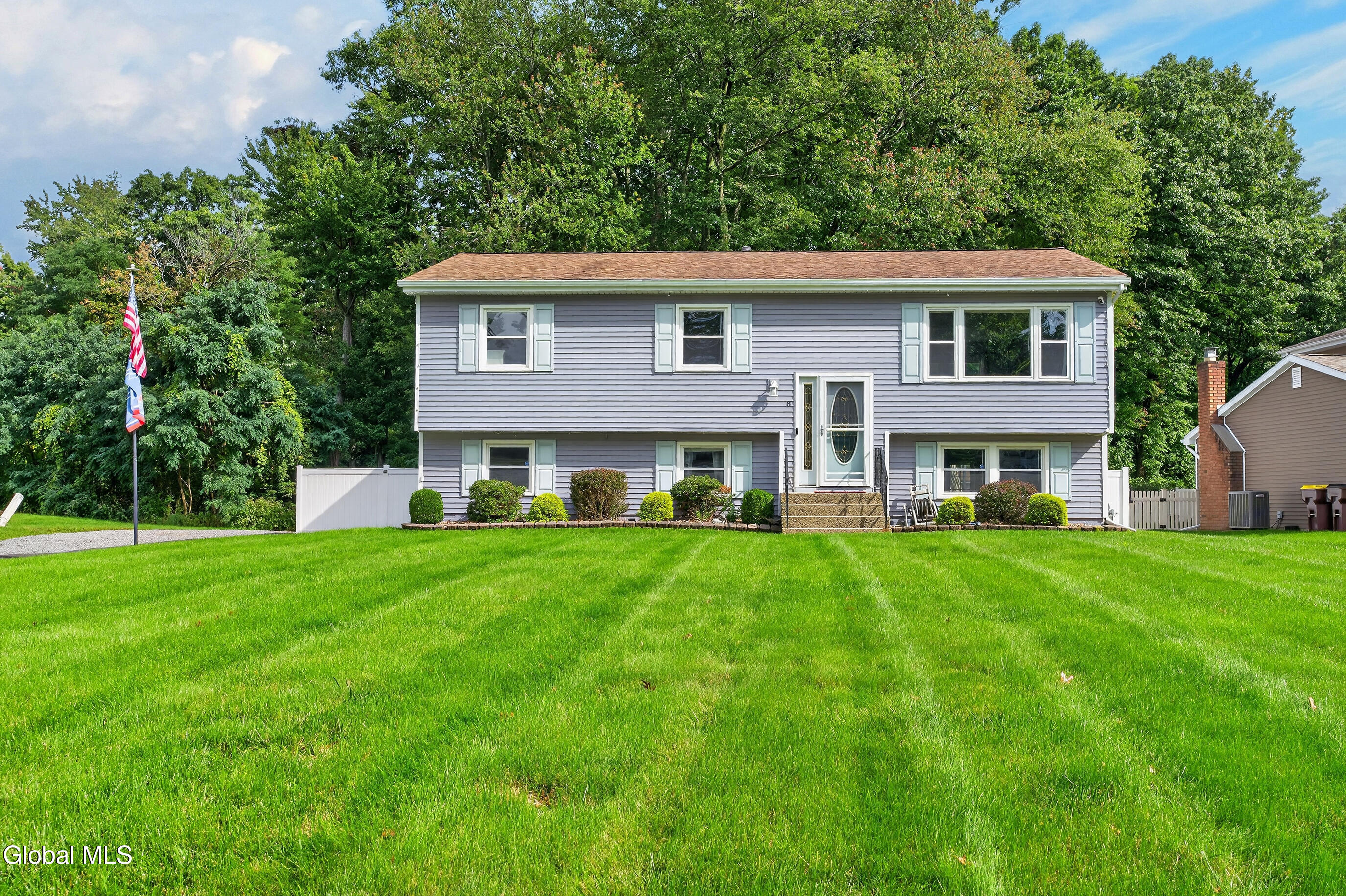8 Westchester Drive Albany NY 12205