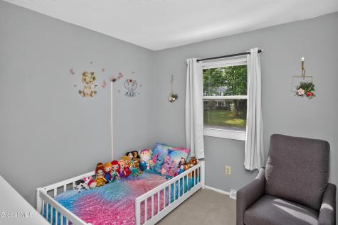 8 Westchester Drive Albany NY 12205