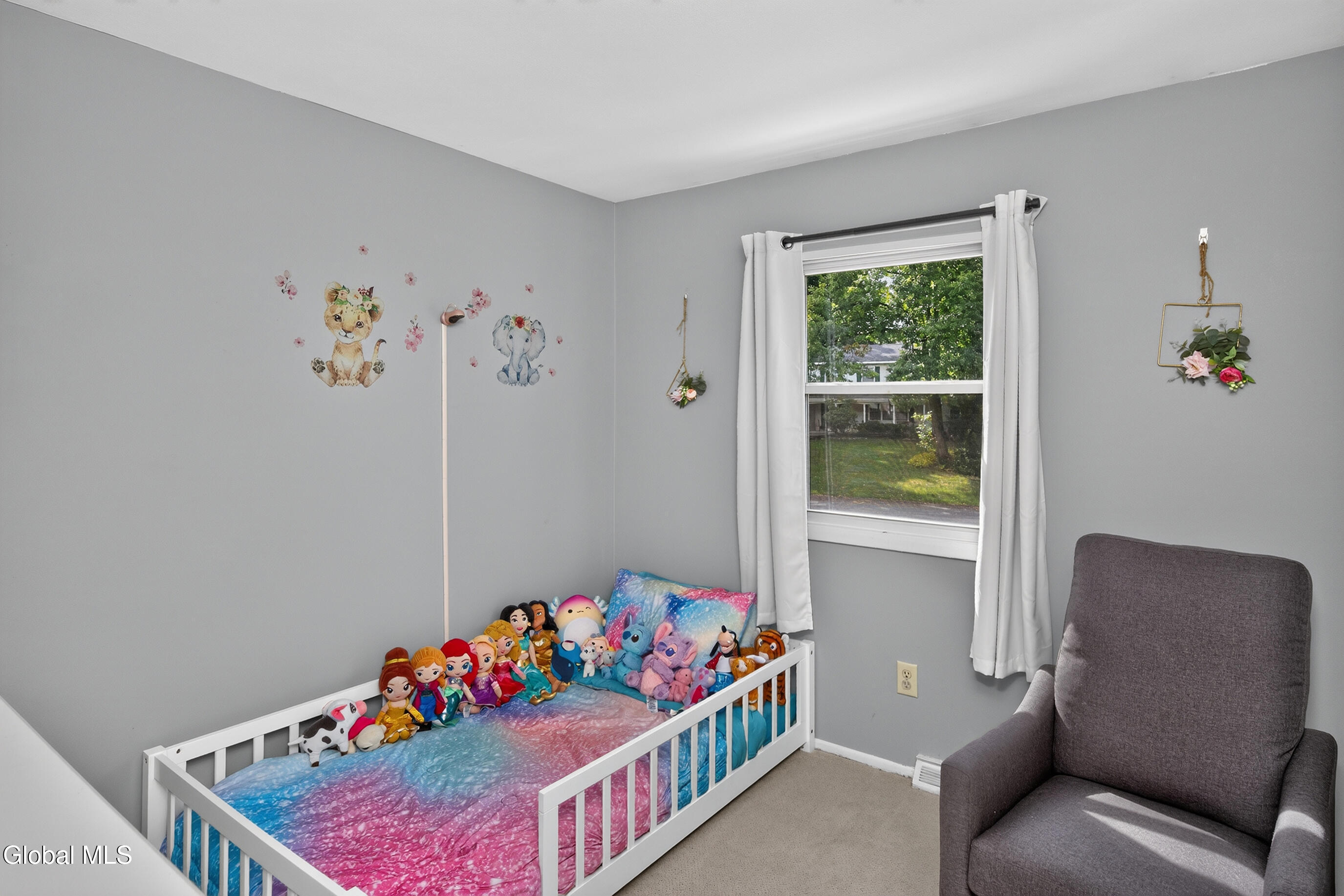 8 Westchester Drive Albany NY 12205