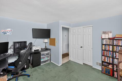 8 Westchester Drive Albany NY 12205