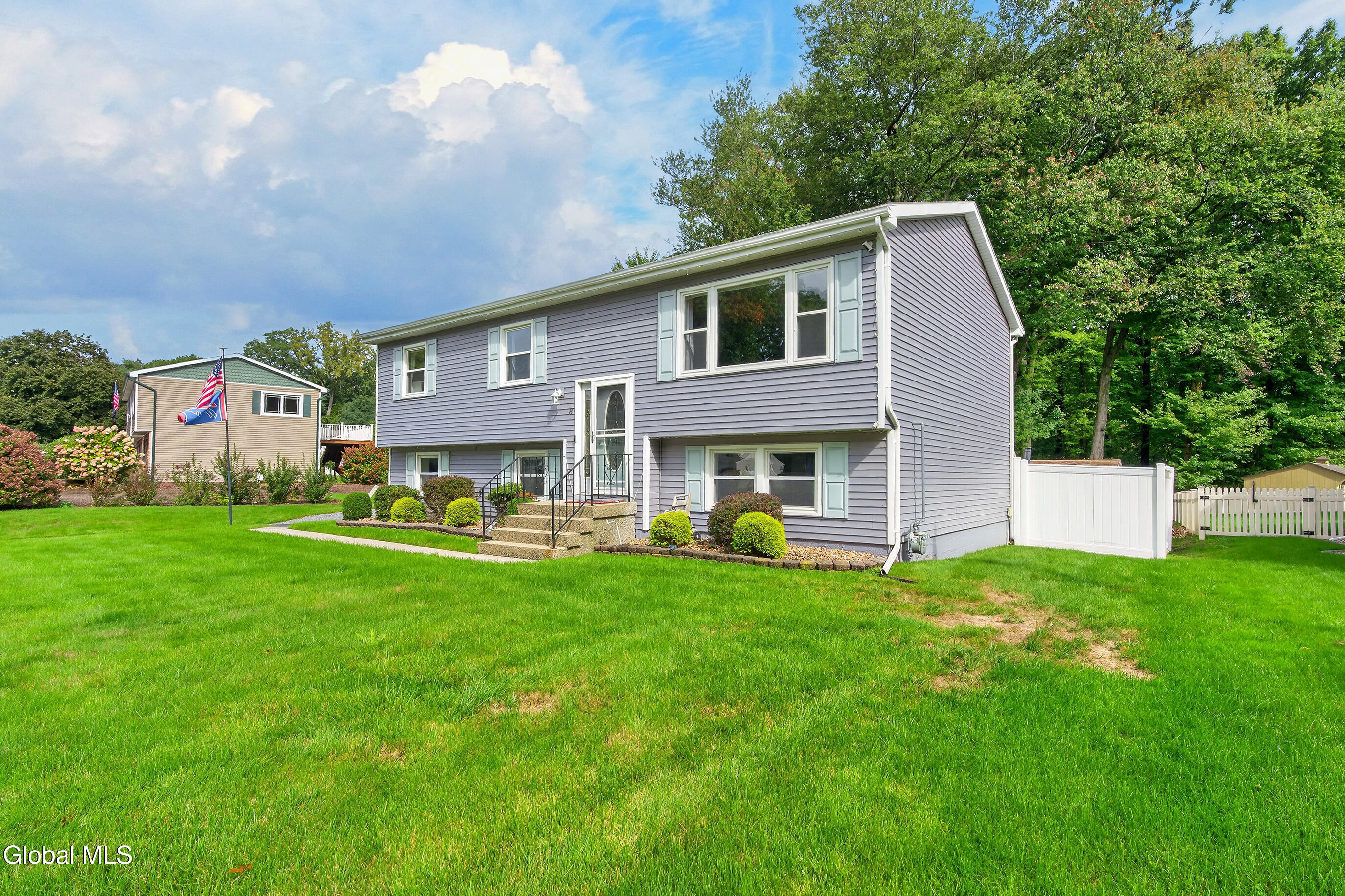 8 Westchester Drive Albany NY 12205