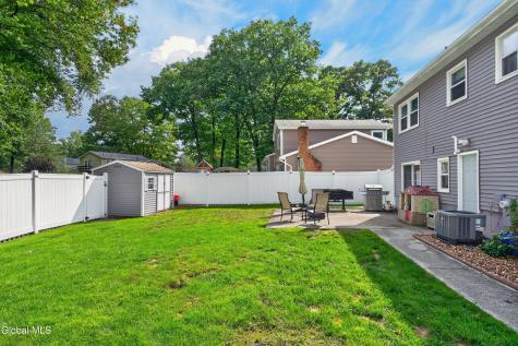 8 Westchester Drive Albany NY 12205