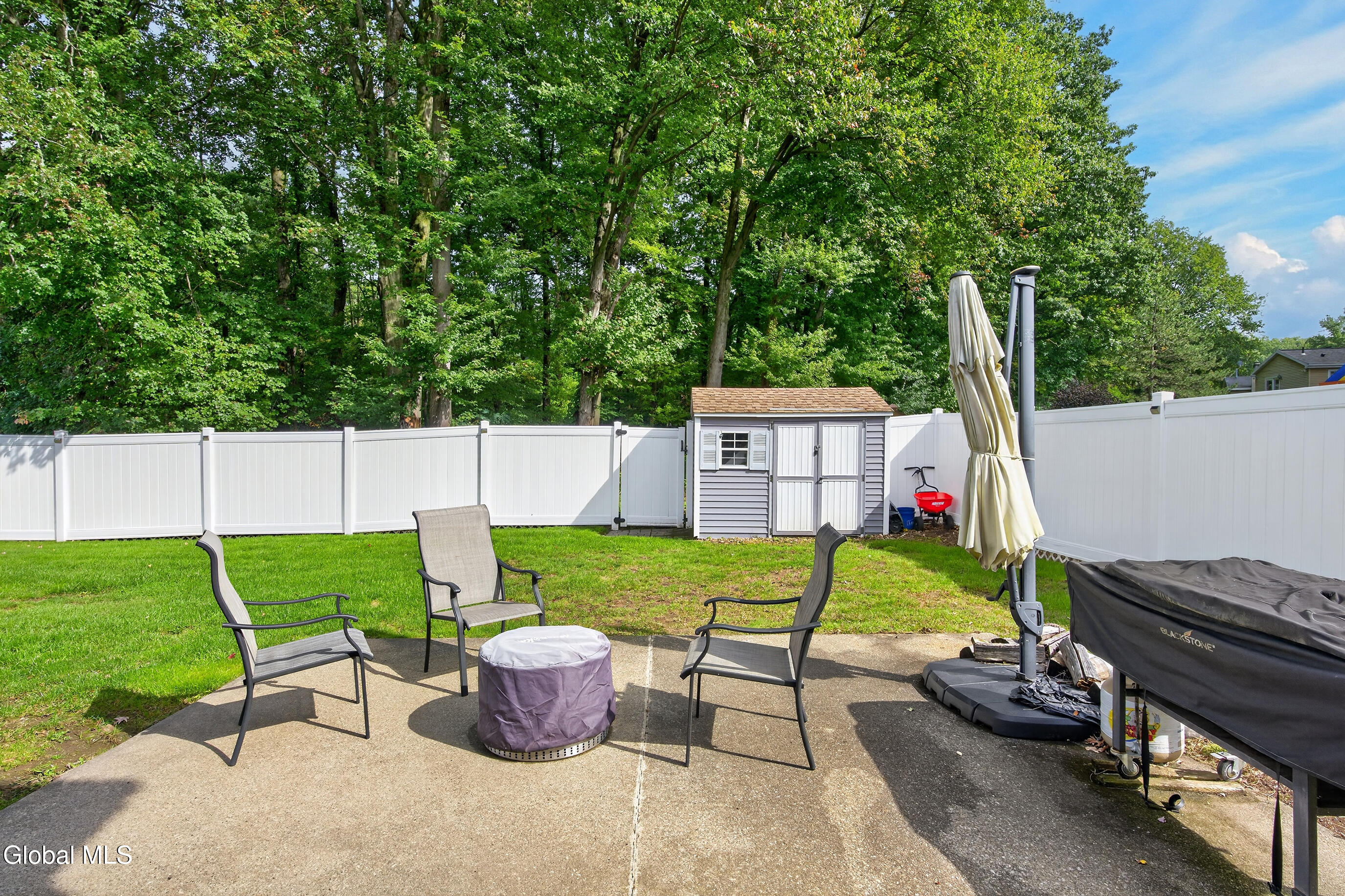 8 Westchester Drive Albany NY 12205