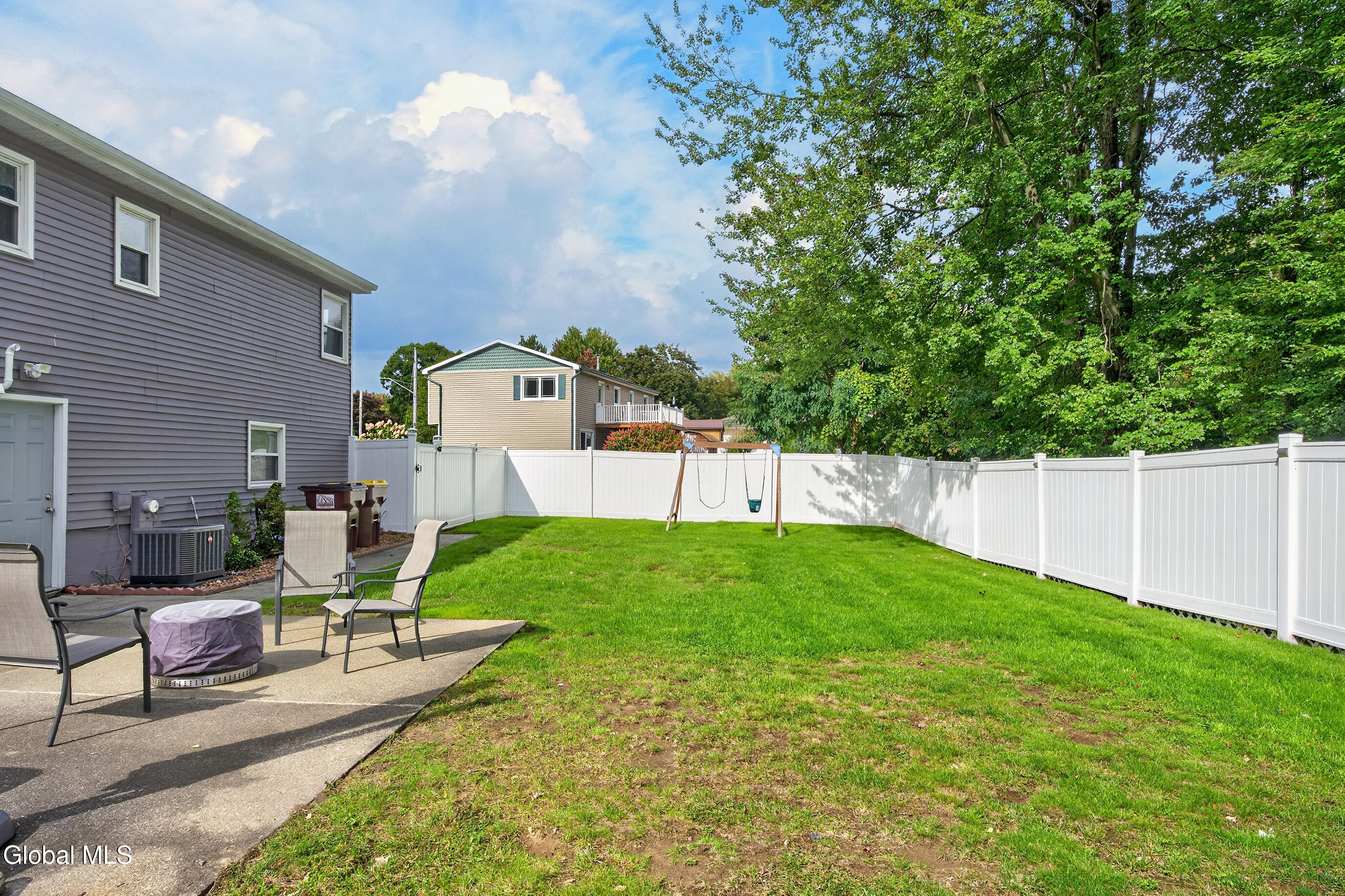 8 Westchester Drive Albany NY 12205