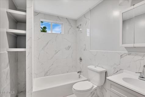 27 Robinson Street Schenectady NY 12304