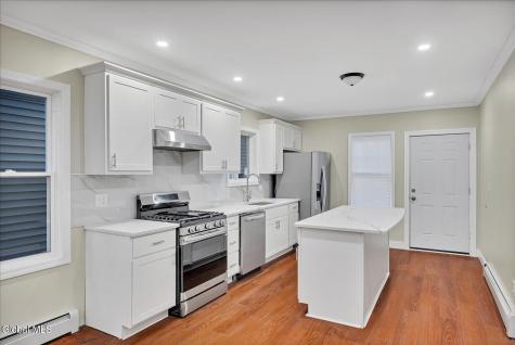 27 Robinson Street Schenectady NY 12304