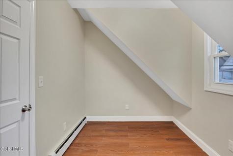 27 Robinson Street Schenectady NY 12304