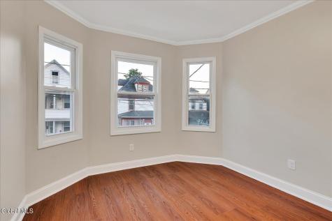 27 Robinson Street Schenectady NY 12304