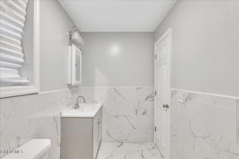 27 Robinson Street Schenectady NY 12304