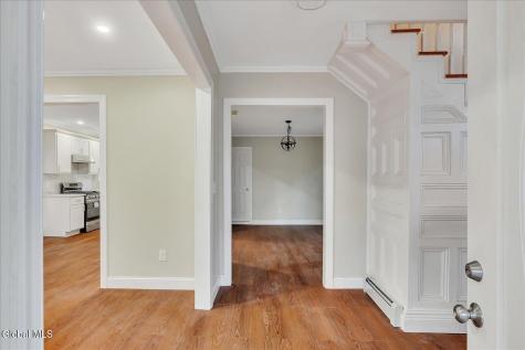 27 Robinson Street Schenectady NY 12304