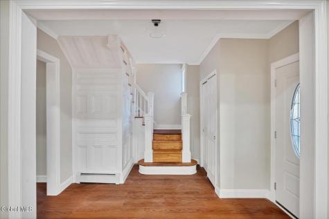 27 Robinson Street Schenectady NY 12304