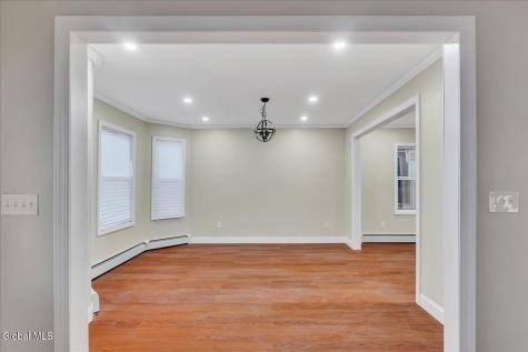 27 Robinson Street Schenectady NY 12304