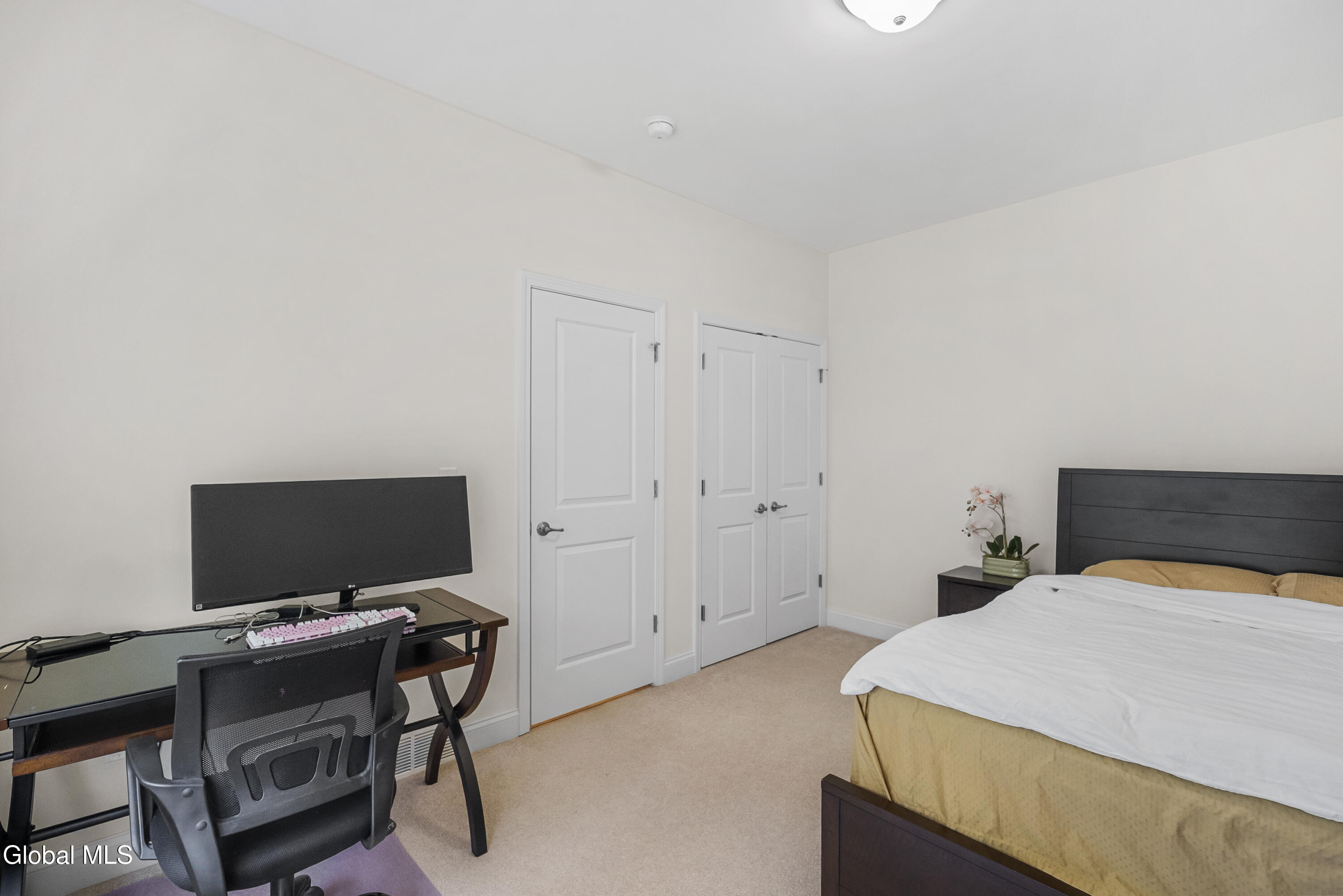 14 Fort Vaux Lane Colonie NY 12189