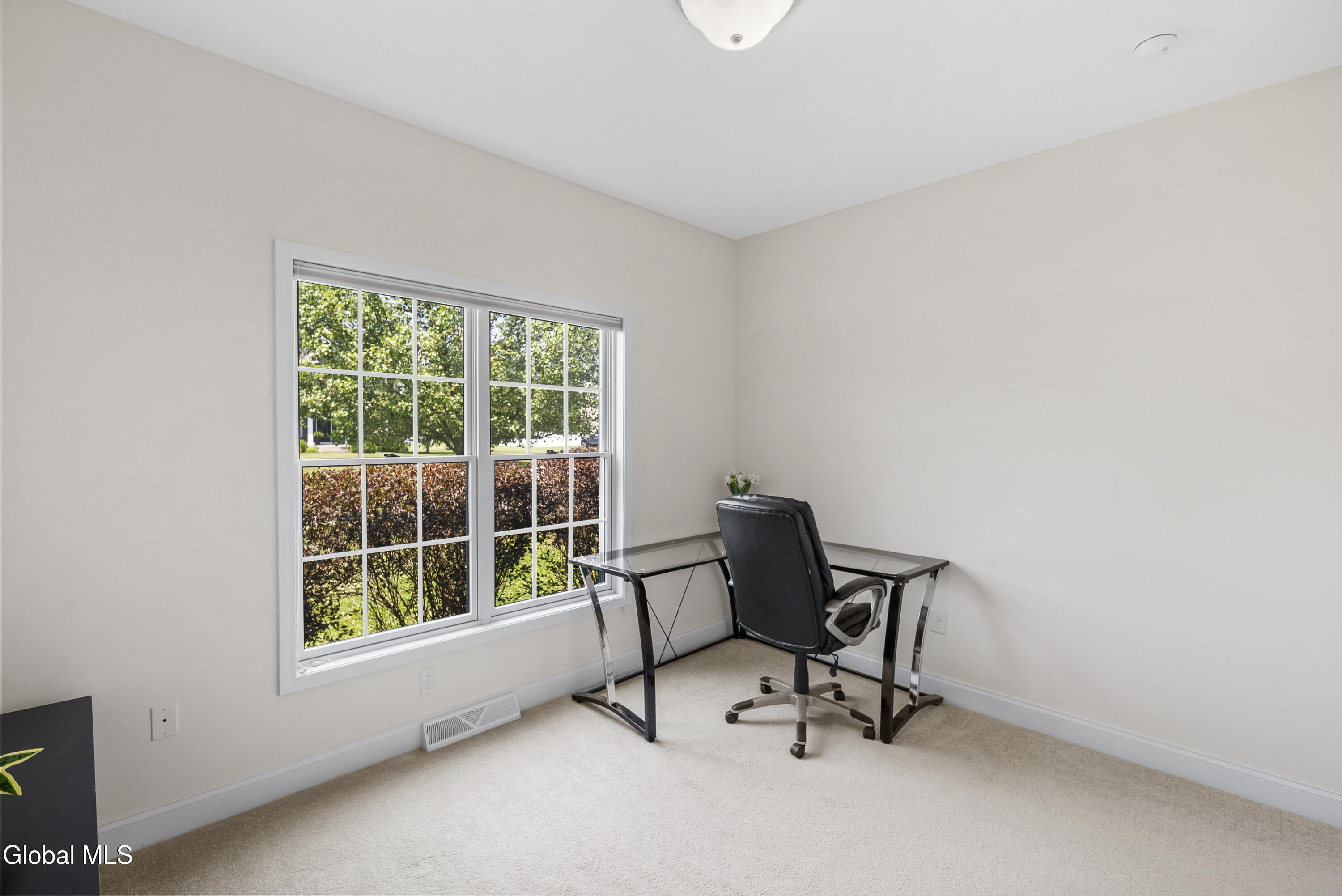 14 Fort Vaux Lane Colonie NY 12189