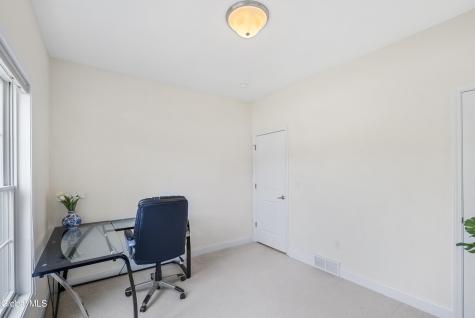 14 Fort Vaux Lane Colonie NY 12189