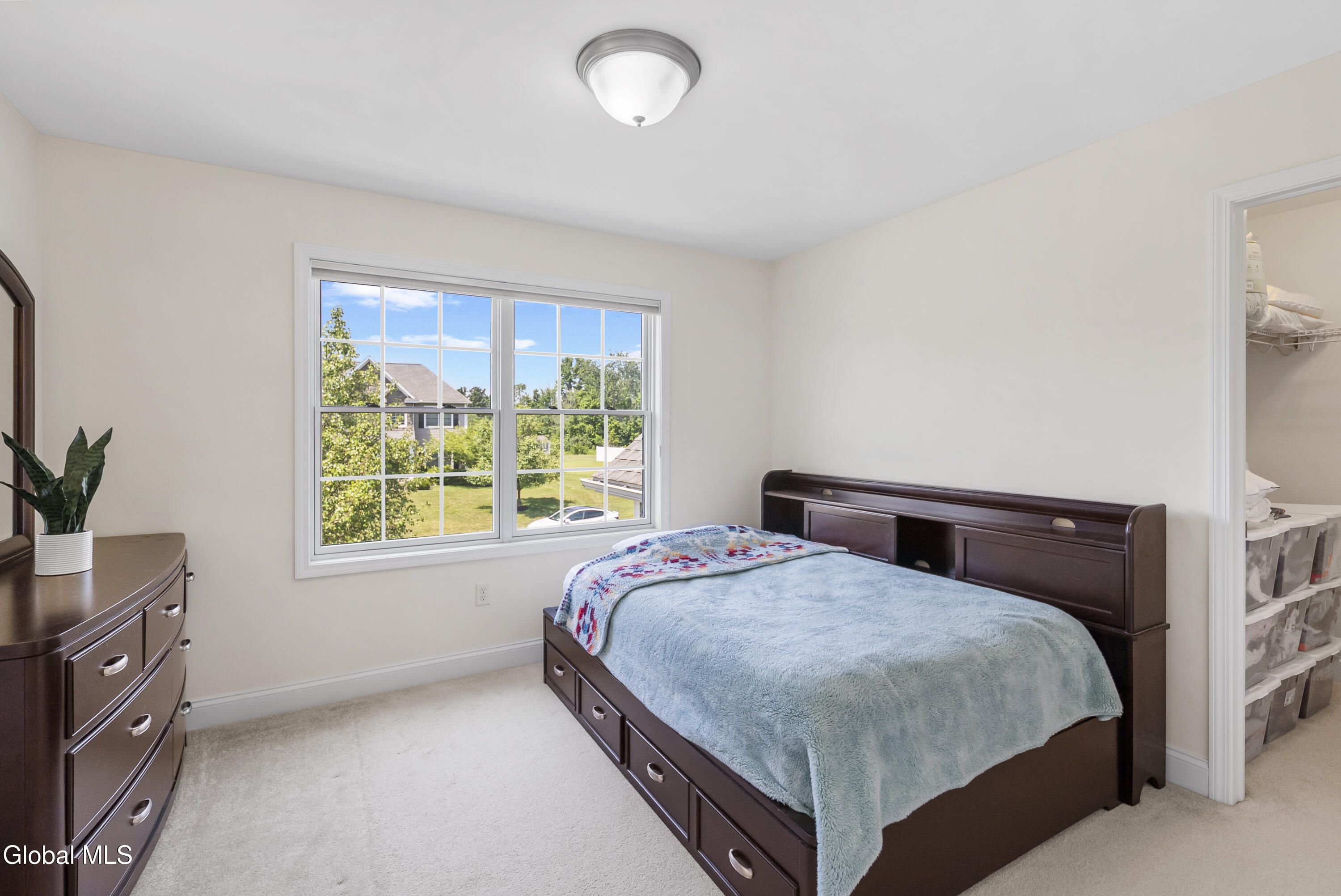14 Fort Vaux Lane Colonie NY 12189