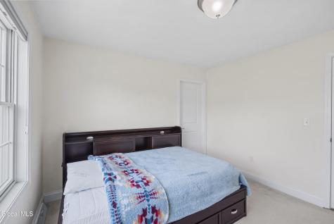 14 Fort Vaux Lane Colonie NY 12189