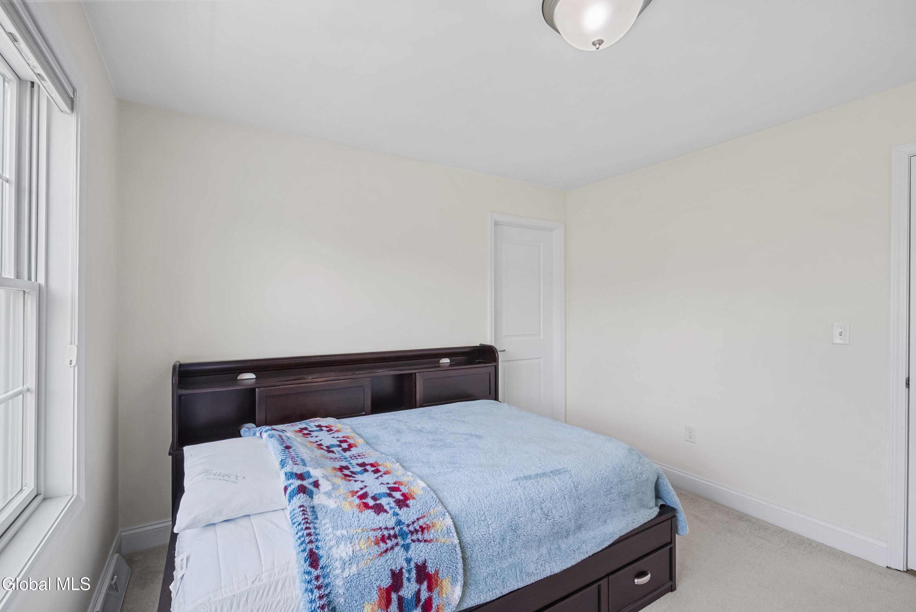 14 Fort Vaux Lane Colonie NY 12189