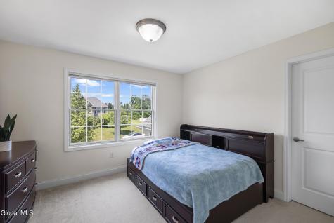 14 Fort Vaux Lane Colonie NY 12189