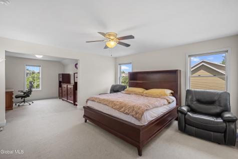 14 Fort Vaux Lane Colonie NY 12189