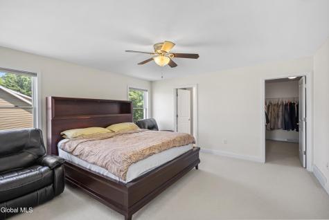 14 Fort Vaux Lane Colonie NY 12189