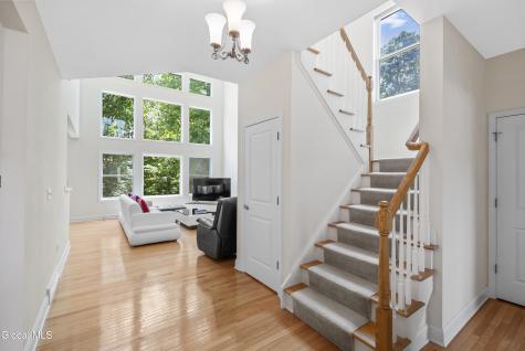 14 Fort Vaux Lane Colonie NY 12189