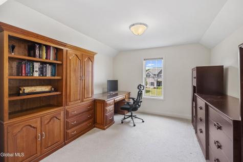 14 Fort Vaux Lane Colonie NY 12189