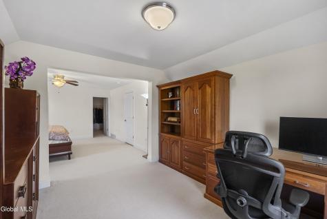 14 Fort Vaux Lane Colonie NY 12189