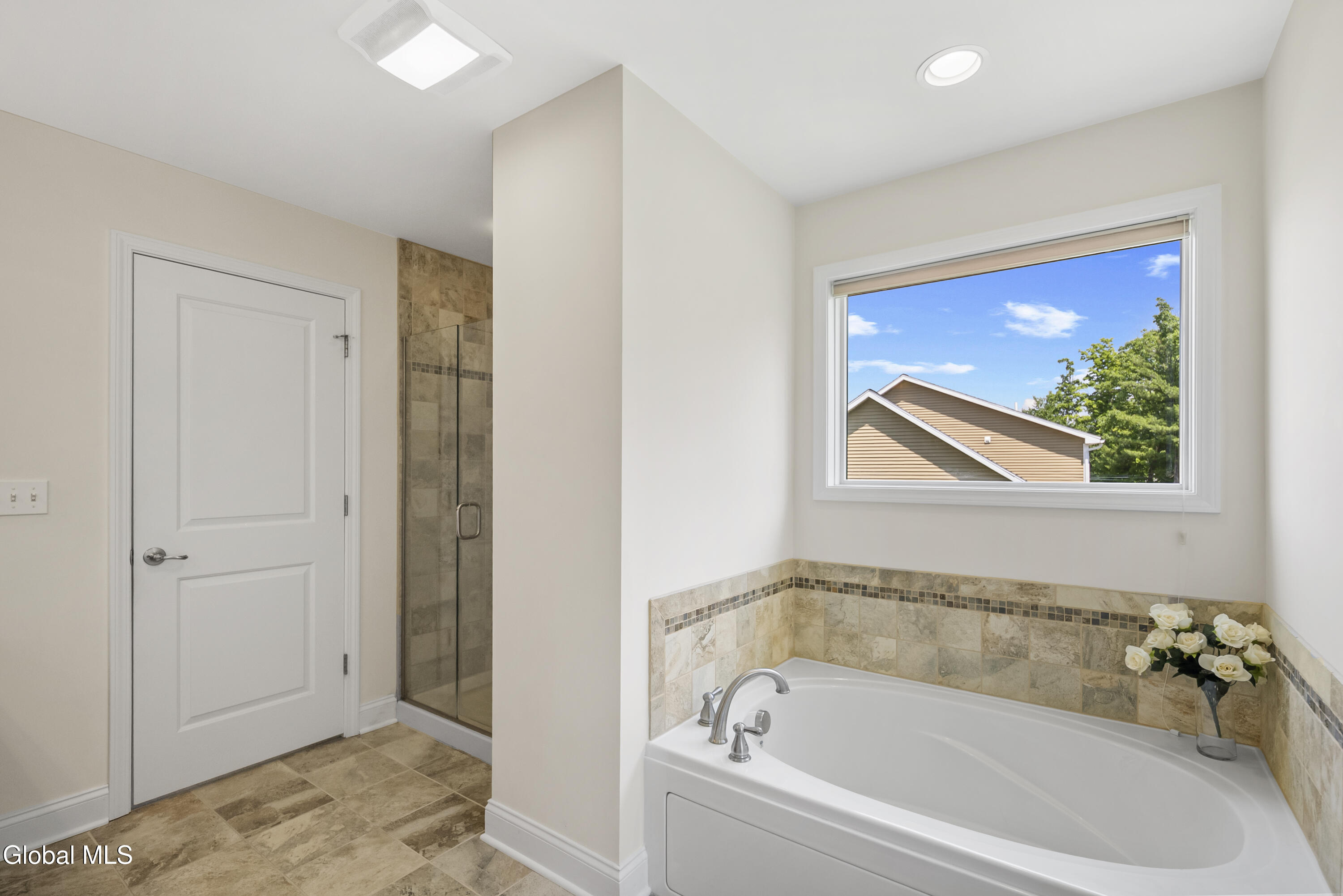 14 Fort Vaux Lane Colonie NY 12189
