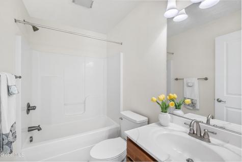 14 Fort Vaux Lane Colonie NY 12189