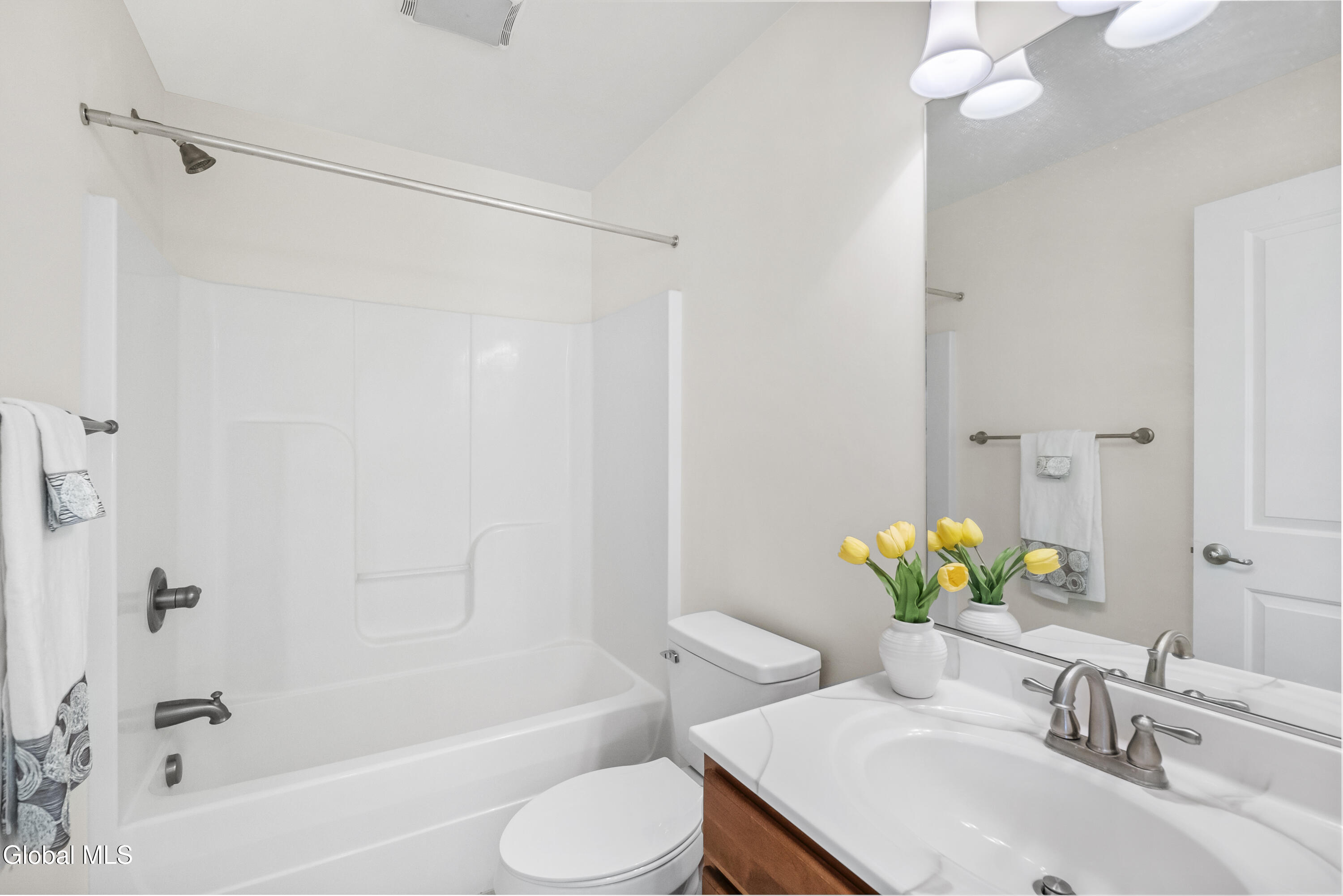 14 Fort Vaux Lane Colonie NY 12189