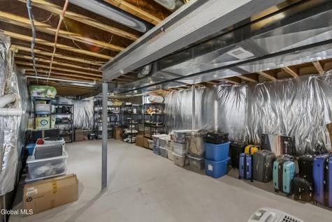 14 Fort Vaux Lane Colonie NY 12189