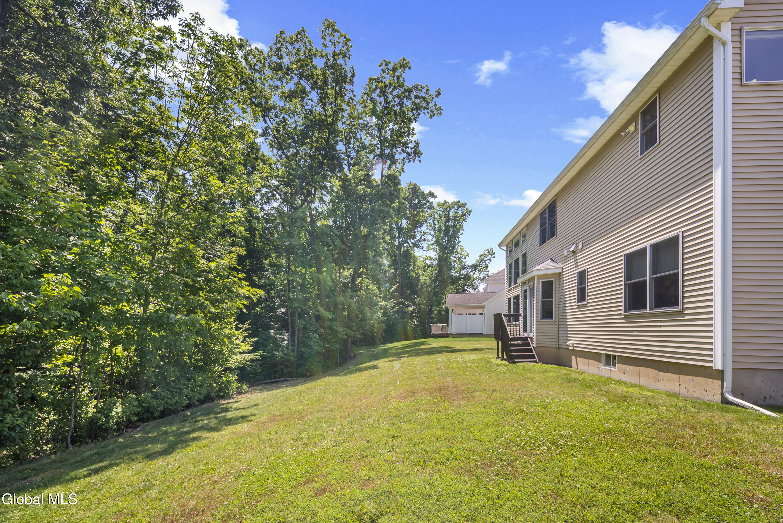 14 Fort Vaux Lane Colonie NY 12189