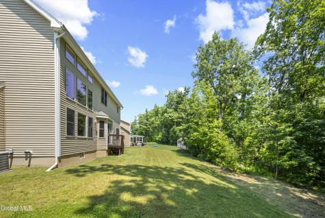 14 Fort Vaux Lane Colonie NY 12189