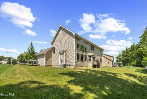 14 Fort Vaux Lane Colonie NY 12189