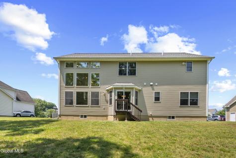 14 Fort Vaux Lane Colonie NY 12189