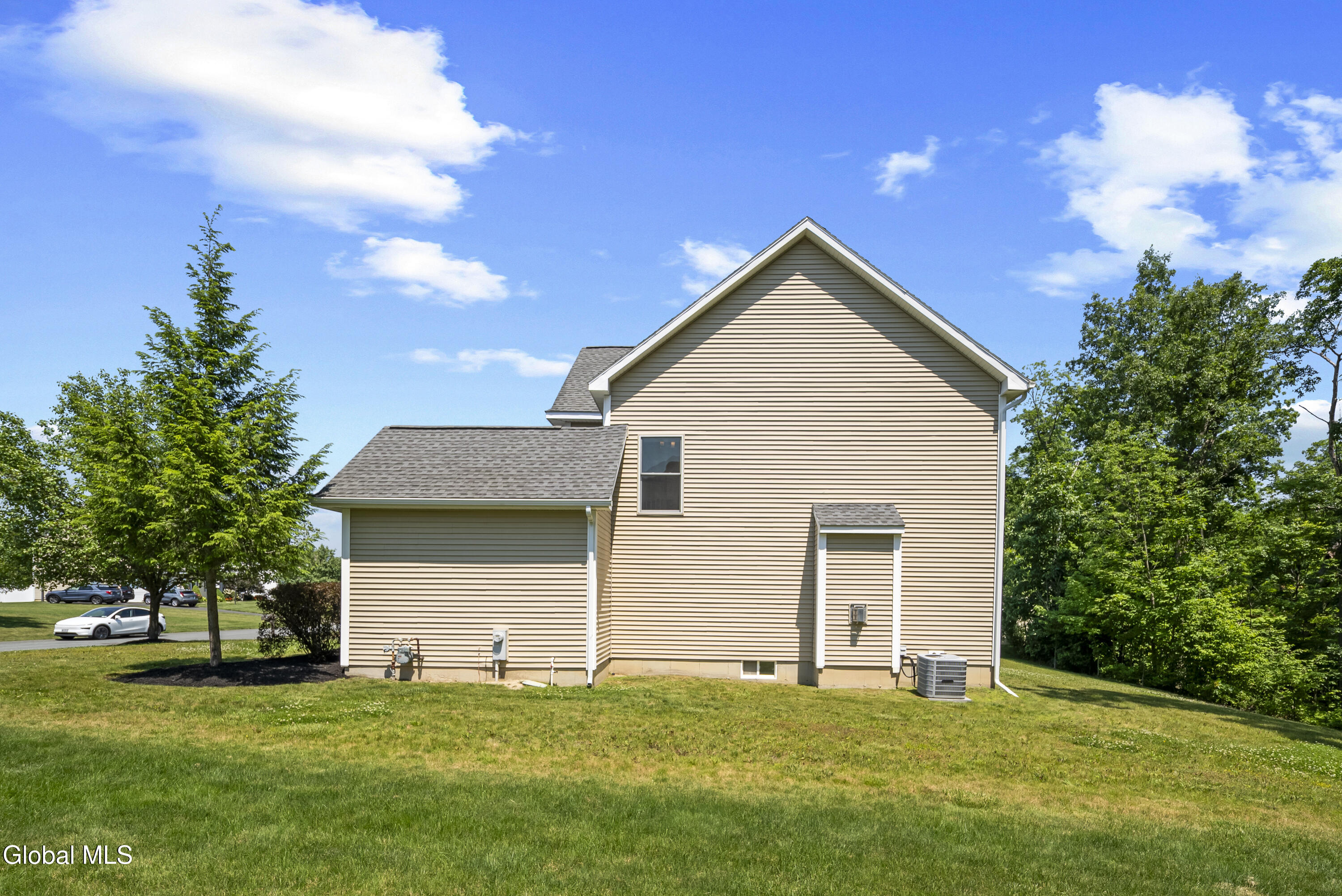 14 Fort Vaux Lane Colonie NY 12189