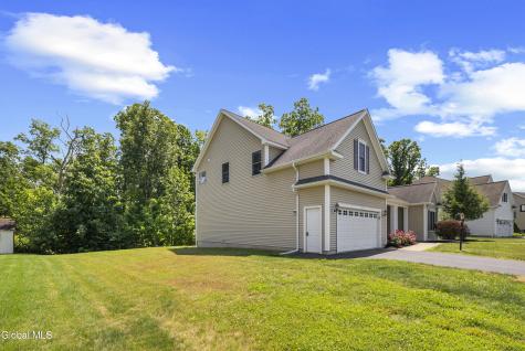 14 Fort Vaux Lane Colonie NY 12189