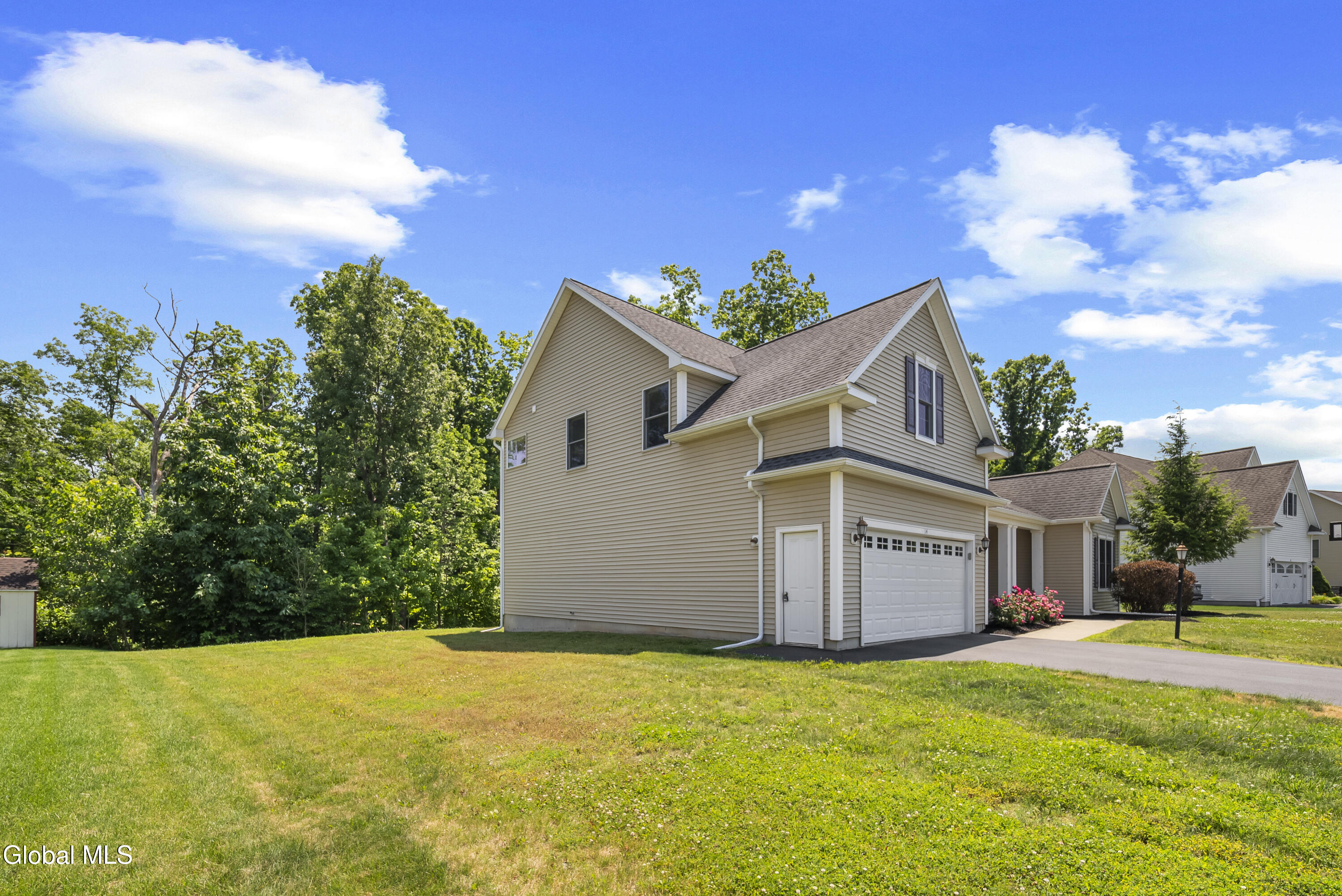 14 Fort Vaux Lane Colonie NY 12189