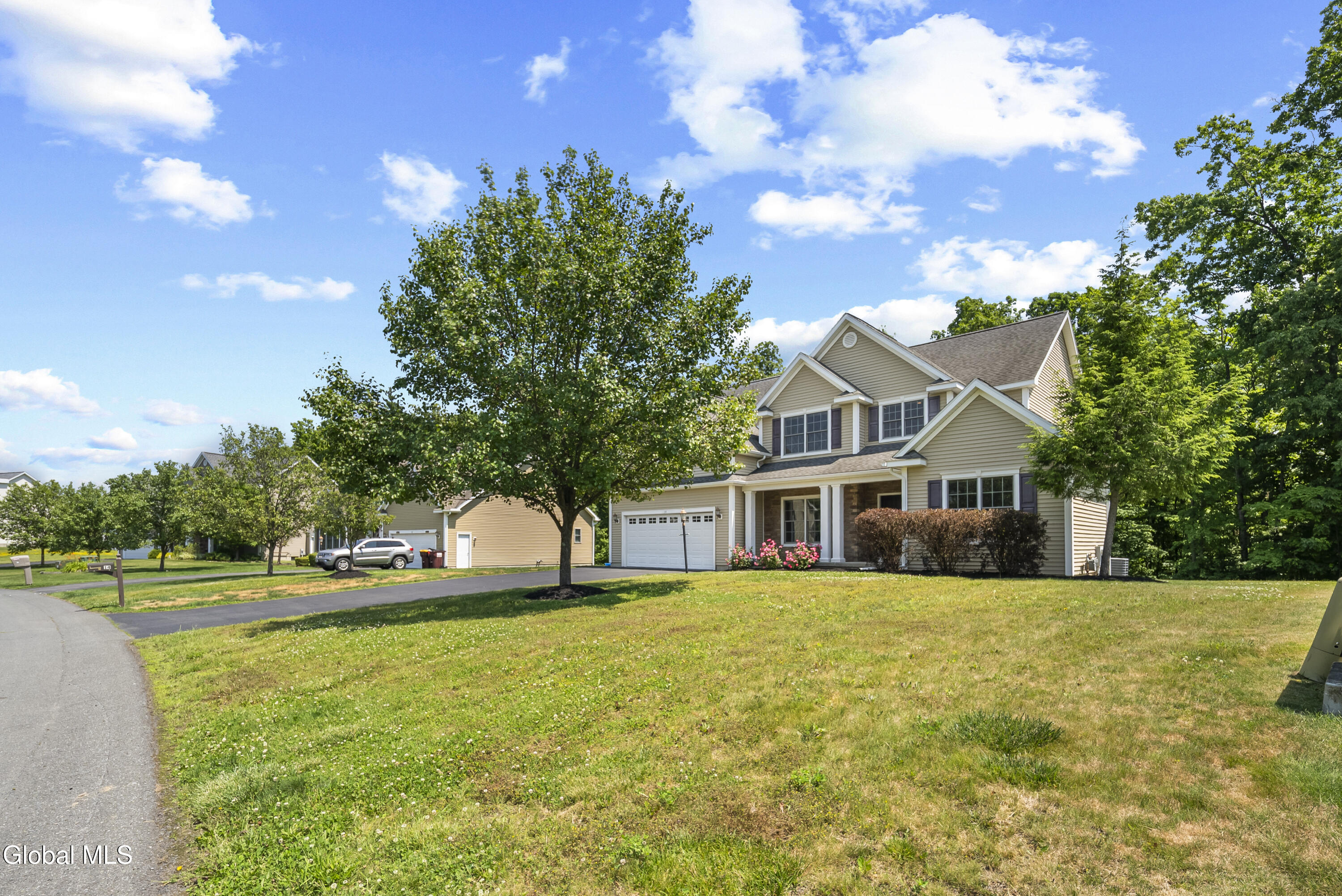 14 Fort Vaux Lane Colonie NY 12189