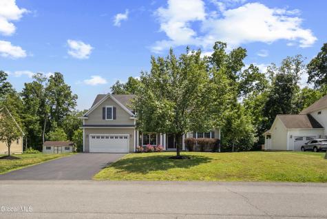 14 Fort Vaux Lane Colonie NY 12189