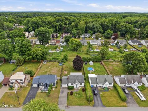 1022 Riggi Avenue Schenectady NY 12303