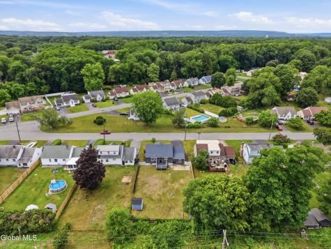 1022 Riggi Avenue Schenectady NY 12303