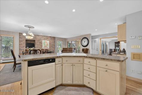 4 Spyglass Hill Menands NY 12204