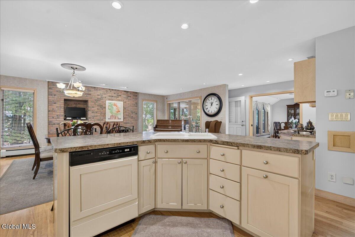 4 Spyglass Hill Menands NY 12204