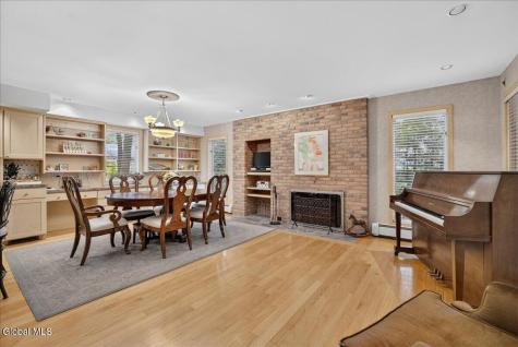4 Spyglass Hill Menands NY 12204